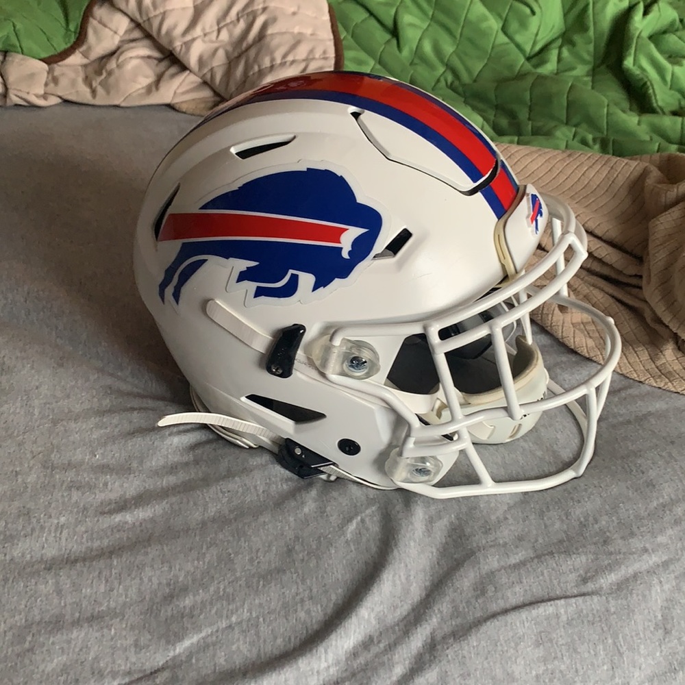 Full size Buffalo Bills Riddell speed flex helmet